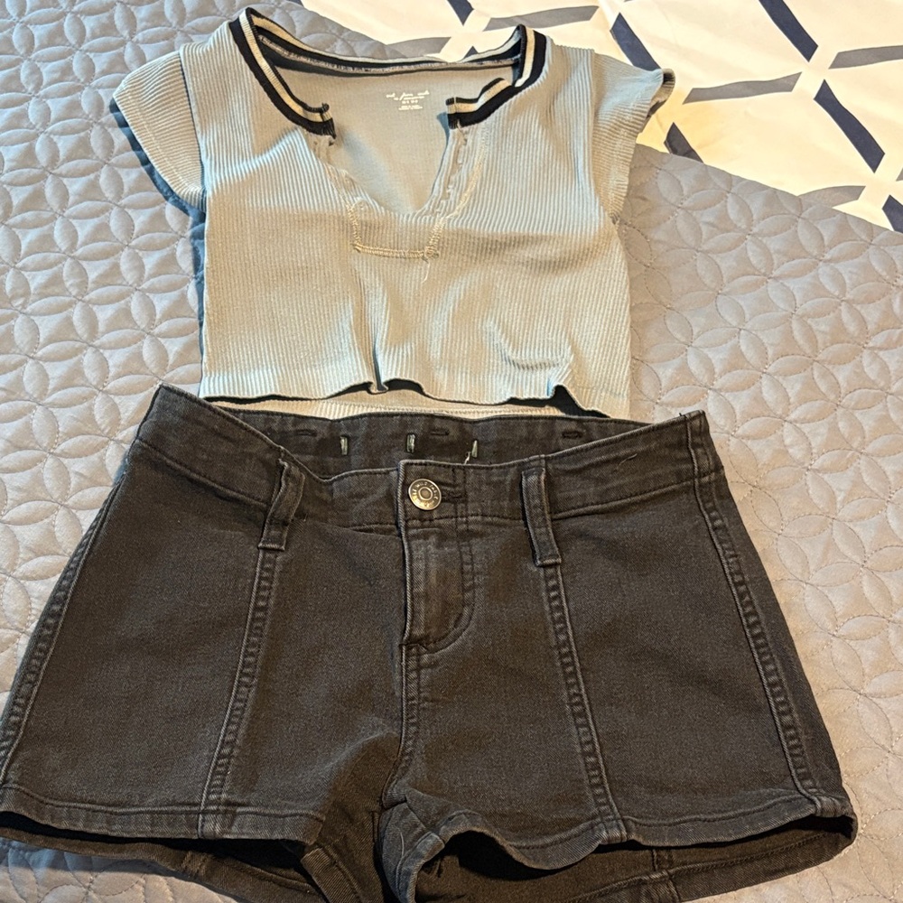 Urban Outfitters Blue and Black Crop Top